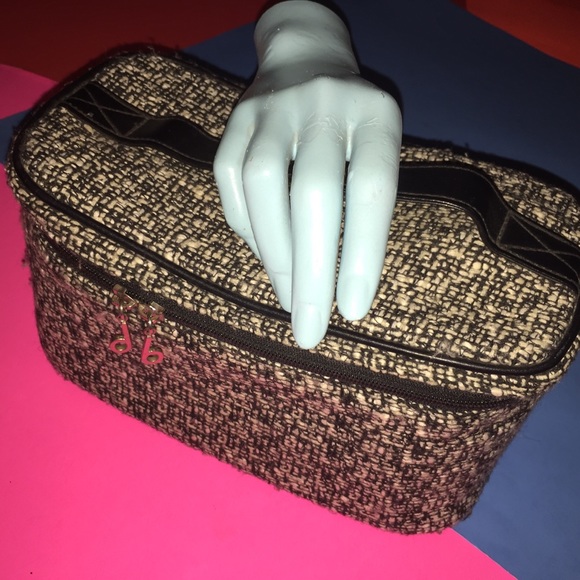 Bloomingdales and toiletry - Picture 2 of 7